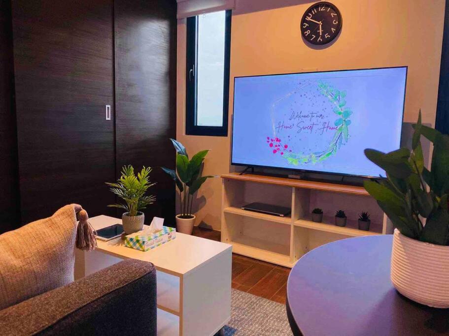 Air Residences Makati - Fully Furnished Condo With Skyline Views! Маніла Екстер'єр фото
