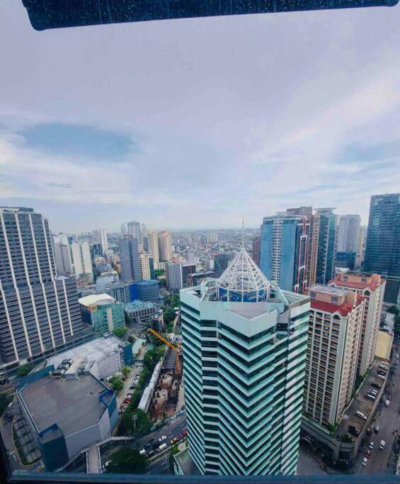 Air Residences Makati - Fully Furnished Condo With Skyline Views! Маніла Екстер'єр фото